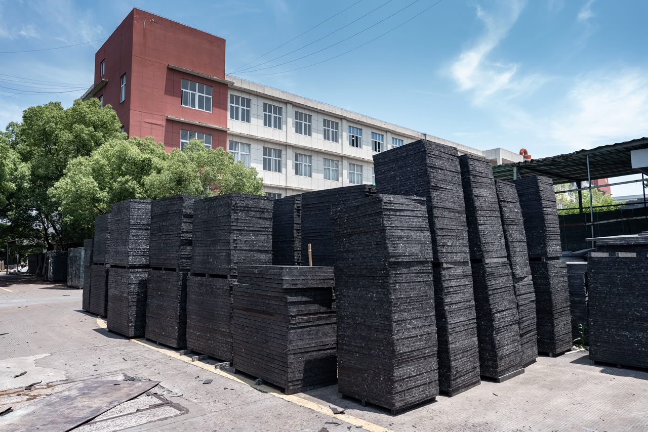 Palettes à Pieds Métalliques pour Parpaings et Briquettes